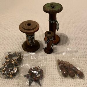 Vintage Wood Spool Candleholders & Candles With Pip Berry Rings